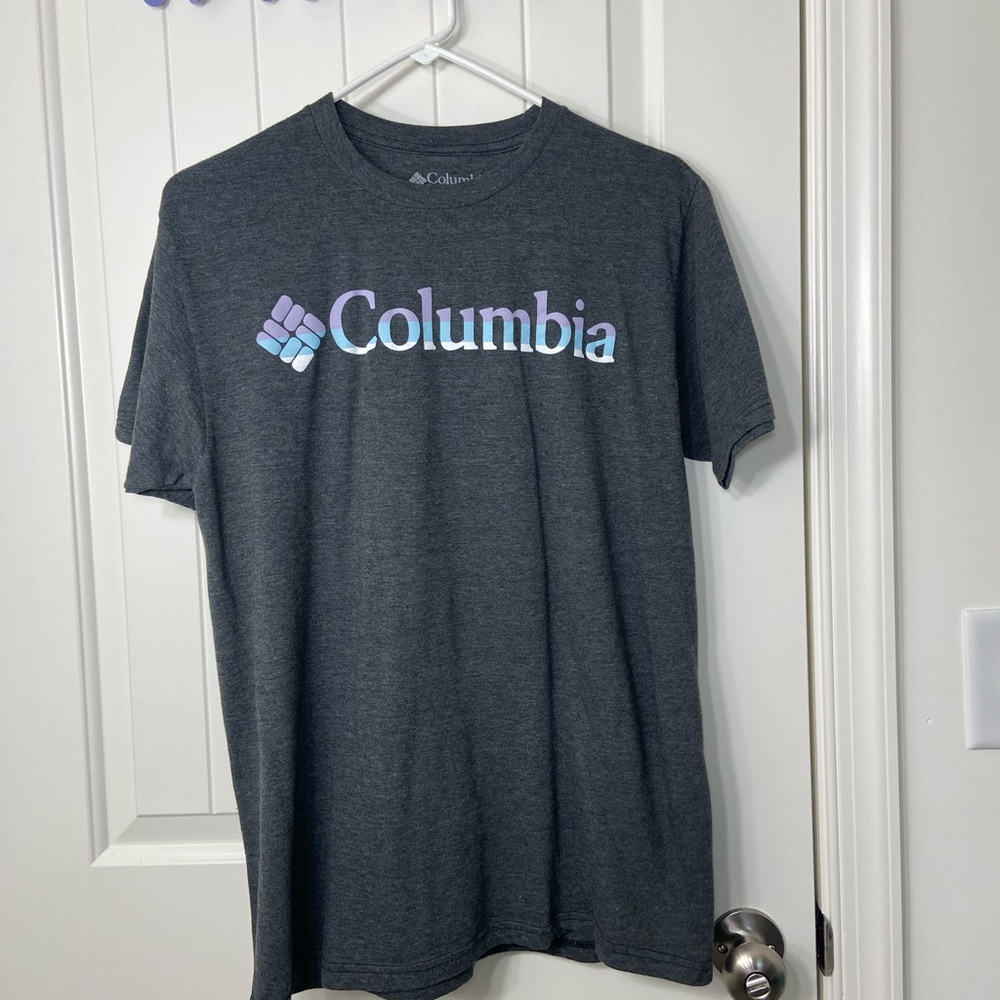 NWOT Columbia men’s dark gray multicolor logo decal short sleeve tshirt medium